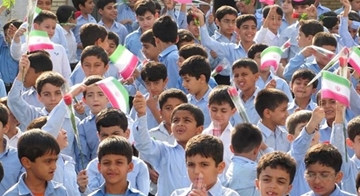 اعطای راتبۀ تحصیلی «دانای ایران» به دانش‌آموزان منتخب